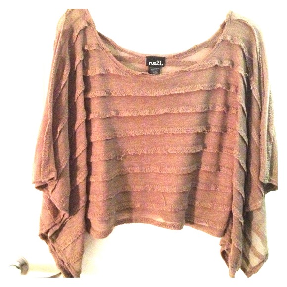 🚫SOLD🚫 to @kyleejordyn Sweater Crop Top🌰