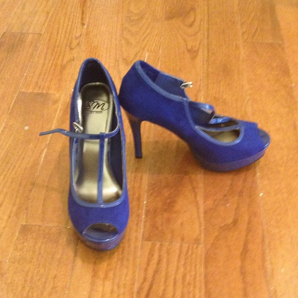 Shoes - Brand new blue dance queen heels
