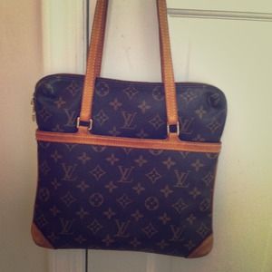 Louis Vitton Monogram Coussin GM reserved