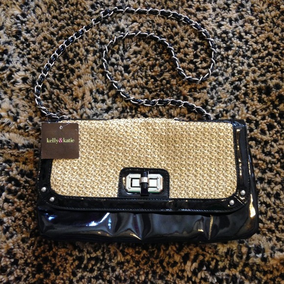 ✳NWT✳Kelly & Katie Black Patent Convertible Purse