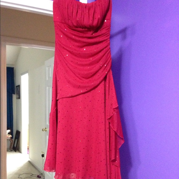 Really cute prom dress. Small size. $50.
