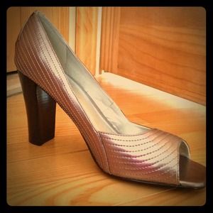 Size 91/2 Nine West.