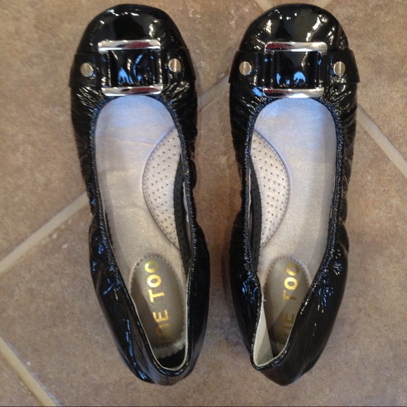 ❤❤NEW BLACK W/SILVER BUCKLES ME TOO SHOES❤❤