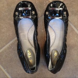 ❤❤NEW BLACK W/SILVER BUCKLES ME TOO SHOES❤❤