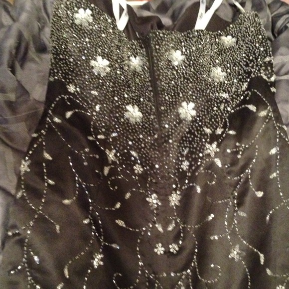 Tiffany Designs Black Prom dress👗👗 - Picture 3 of 4