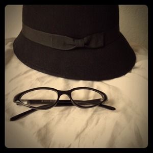 Cat eye shaped Gucci reading/or not😉 glasses