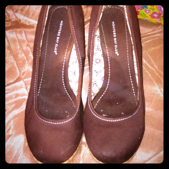 Sale!!! Cute brown wedges! Not too high bundle