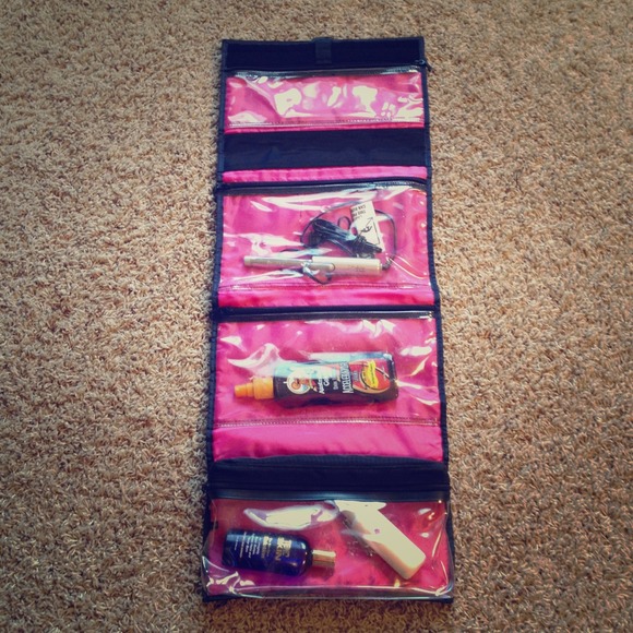 Modella travel toiletry case