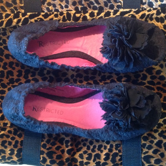 unRESTRICTED Shoes - Ballet flats with Peep Toe
