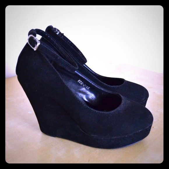 SOLD! ankle strap suede wedges (size 5)