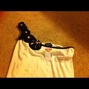 One strap spring shirt