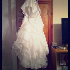 Wedding dress, never worn!