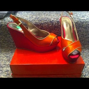 Guess multi satin shoes