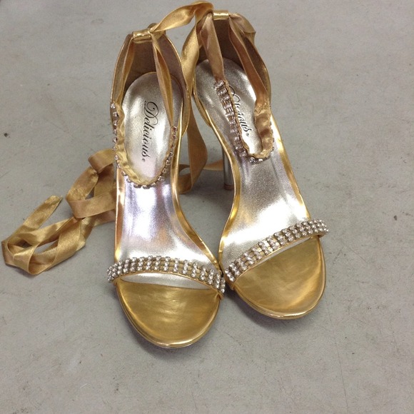 51 off Delicious Shoes Brand new Delicious gold strappy