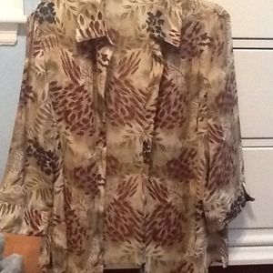 Sheer printed 3/4 sleeve button up