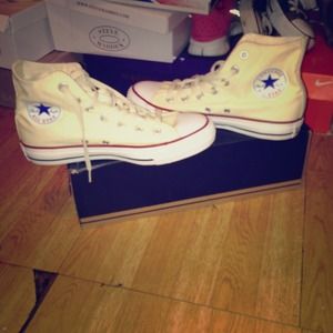 Converse Men's 5 Women's 7 CREAM