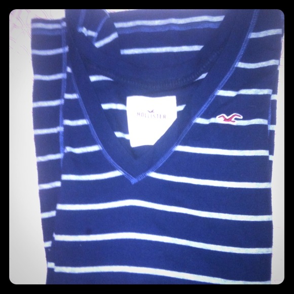hollister shirt size large