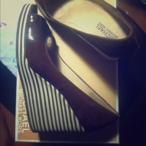 ❗❗New reduction❗❗🌟Michael Kors brown wedges🌟