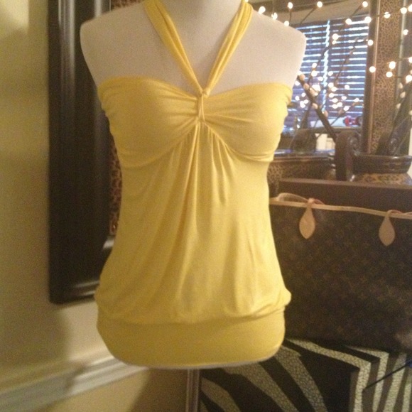 Miele Tops - 🎀HP🎀Halter Top- with bra cups, Soft Pale Yellow