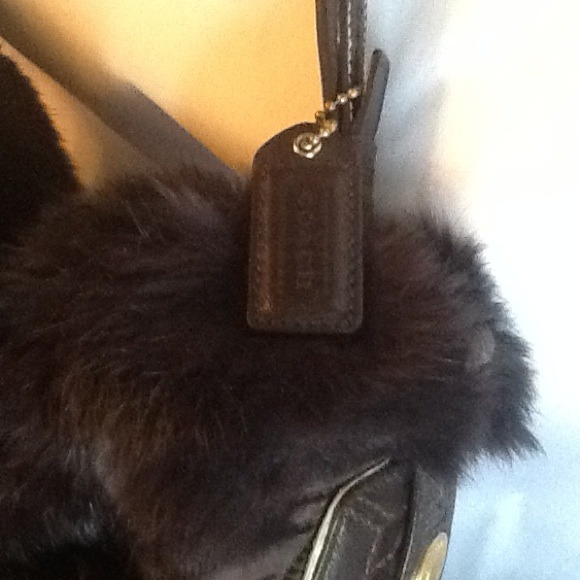 Coach Authentic handbag with Rabbit fur. Chocolate - Picture 2 of 4