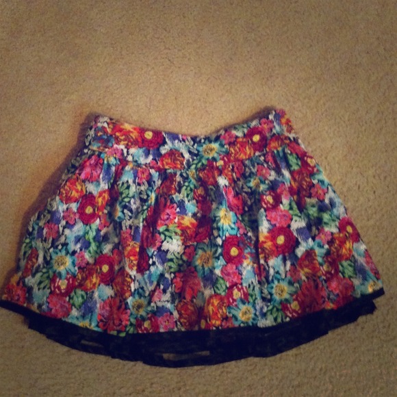 Forever 21 Flowering semi tutu skirt