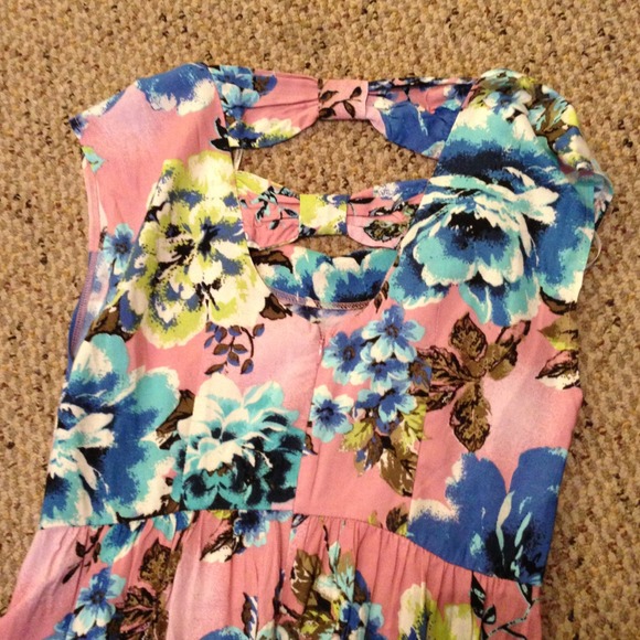 SOLD Floral dress with bows - Picture 2 of 4