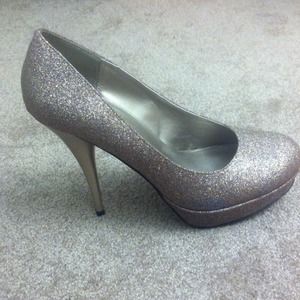 Pink sparkly heel