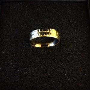 Gold ring. 14k gold.