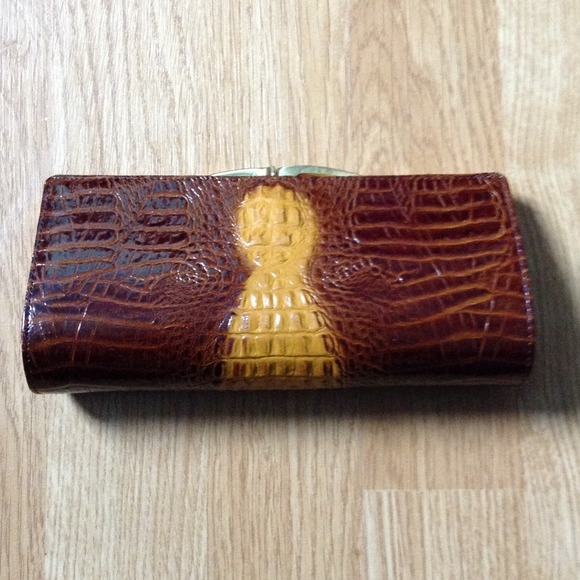 Clutches & Wallets - Vintage clutch made with real alligator