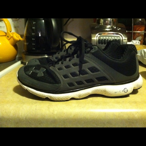 Under Armour tennis shoes