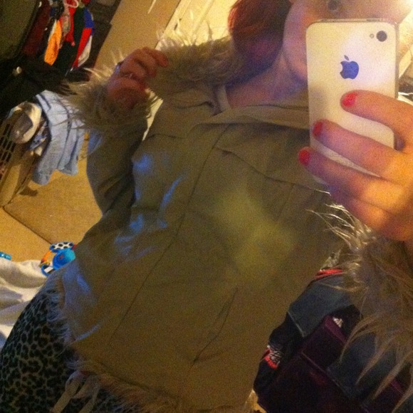 Very comfy jacket / must go!