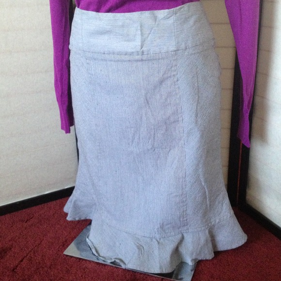 💥🔥💥 Rampage Pinstripe Ruffle Trumpet Skirt - Picture 2 of 4