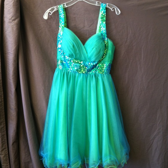 NWOT-May Queen Couture Size 6 Dress