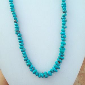 Stunning natural turquoise necklace With Silver