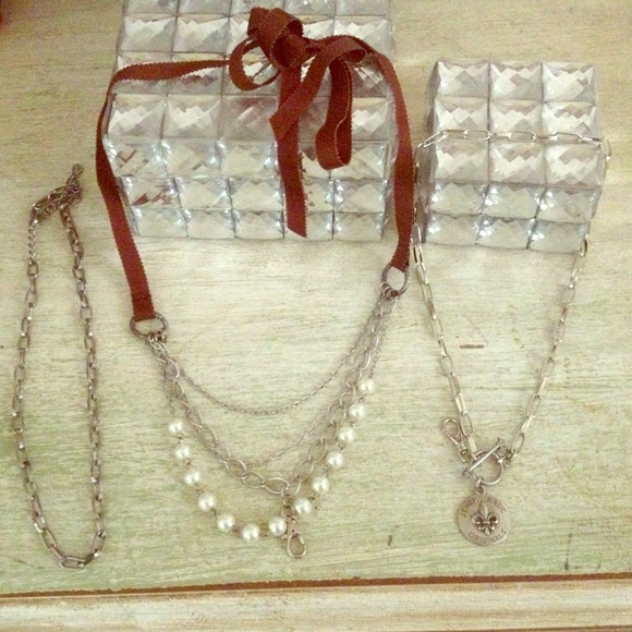 🎉🎉SOLD to local Posher🎉🎉Jewel Kade pieces