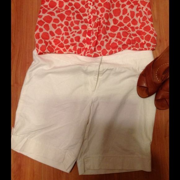 SOLD~~~  Willi Smith white linen 14 cuffed shorts