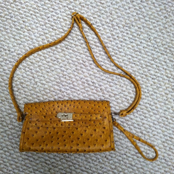 * SOLD * 3 in 1 crossbody bag!!! - Picture 2 of 3