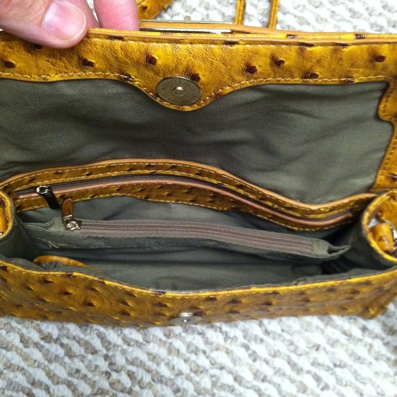 * SOLD * 3 in 1 crossbody bag!!! - Picture 3 of 3