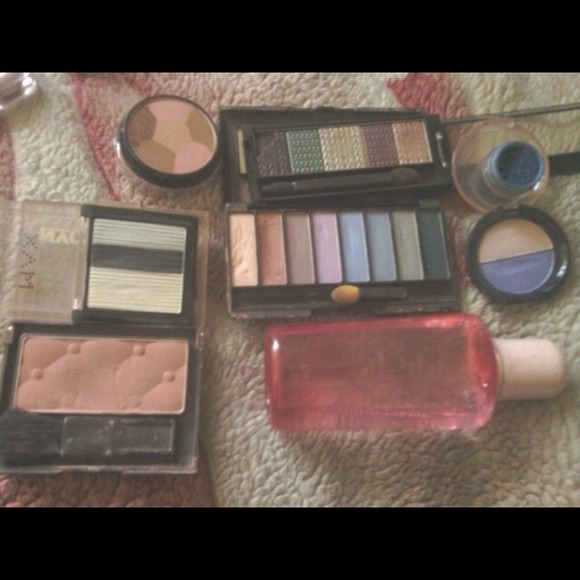 Make up - Picture 4 of 4