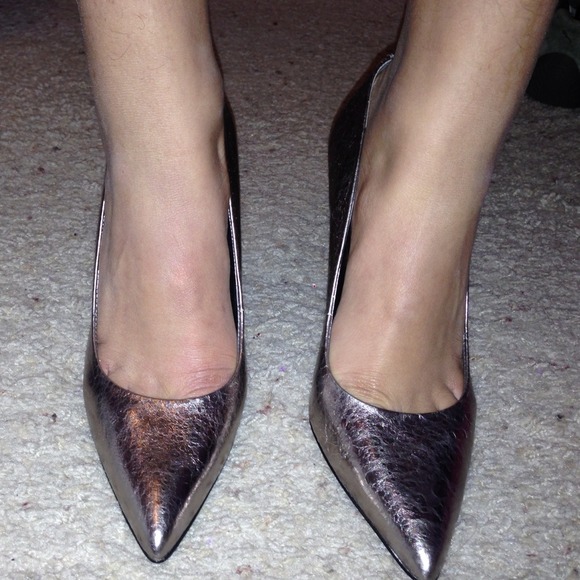 Silver metallic heals.