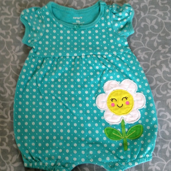 Carter's new born dress - Picture 1 of 2
