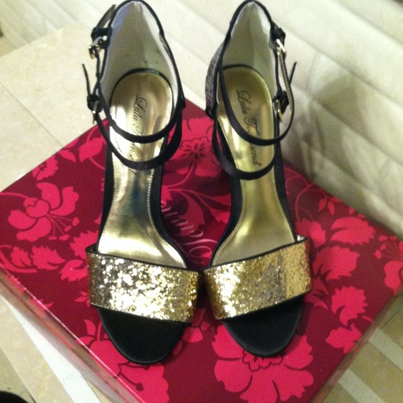 Sold in bundle โจโจโจ - Picture 2 of 4