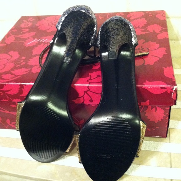 Sold in bundle โจโจโจ - Picture 4 of 4