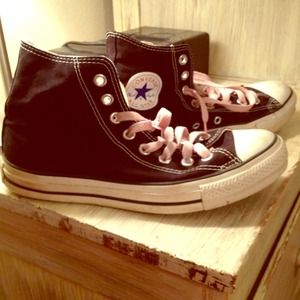Black high top converse!