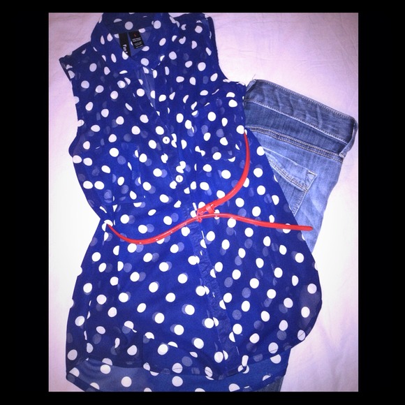 Tops - 🆑SOLD🆑alicat1780🌀Girlie Navy Polka Dot Shirt🌀