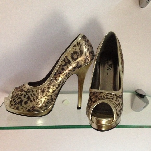 Peep Toe