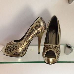 Peep Toe