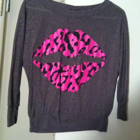 Kiss shirt
