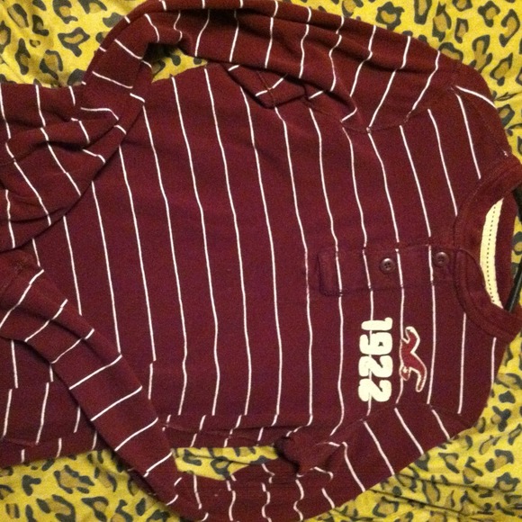 Guys hollister long sleeve