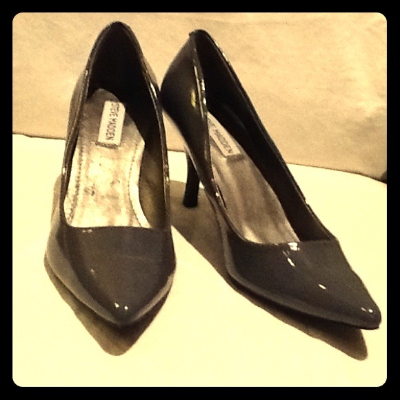 Steve Madden charcoal grey pumps.